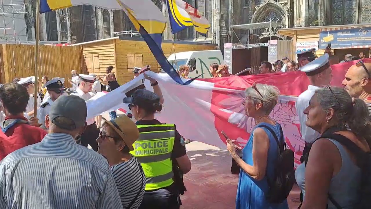 défilé des équipages pour l'armada de Rouen juin 2023.