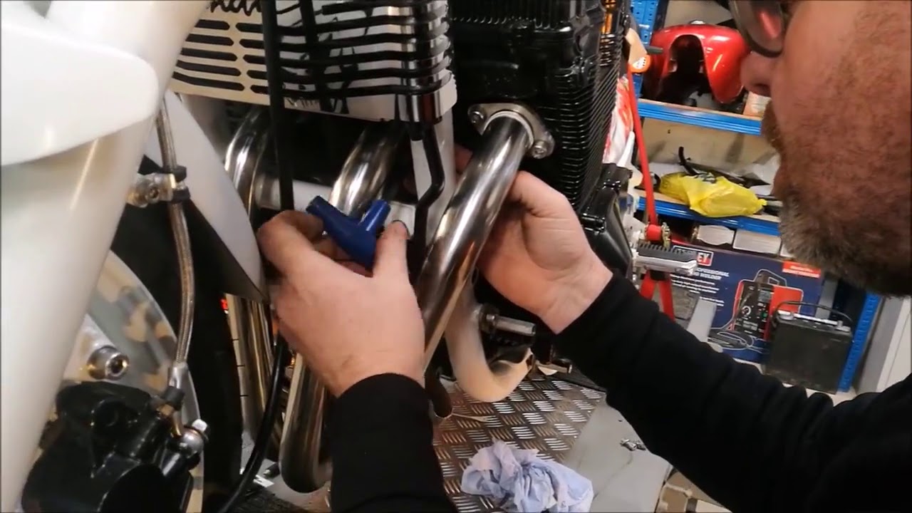 GSF 600 Bandit Lets Do Charity Build bike gets BLACK WIDOW EXHAUSTS system