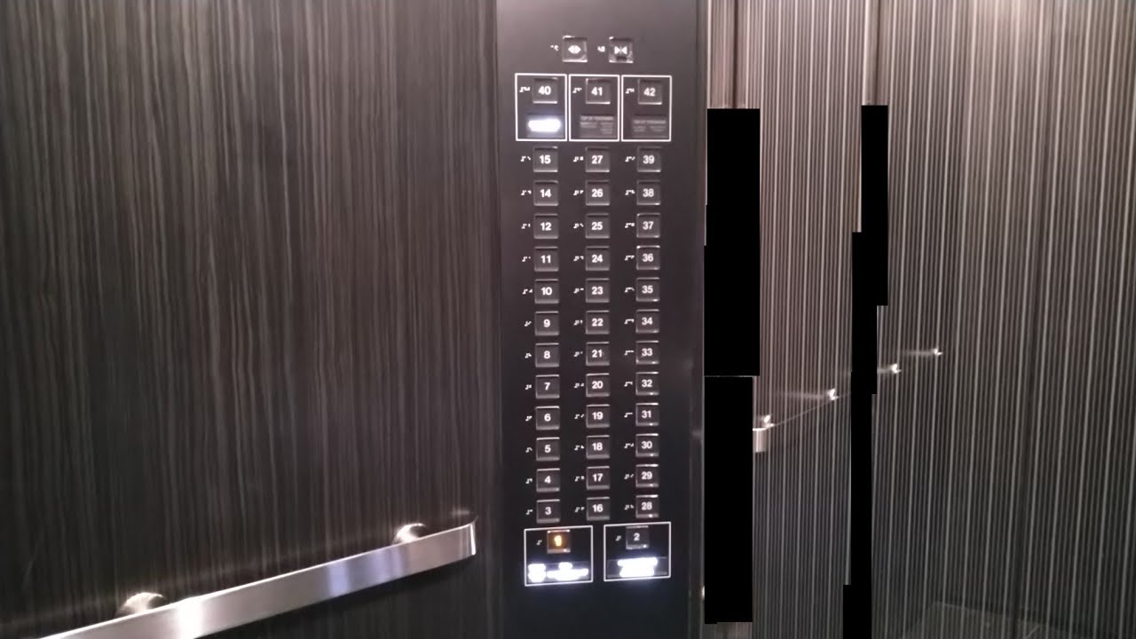 [圧倒的なボタンの数]東芝エレベーター　新横浜プリンスホテル