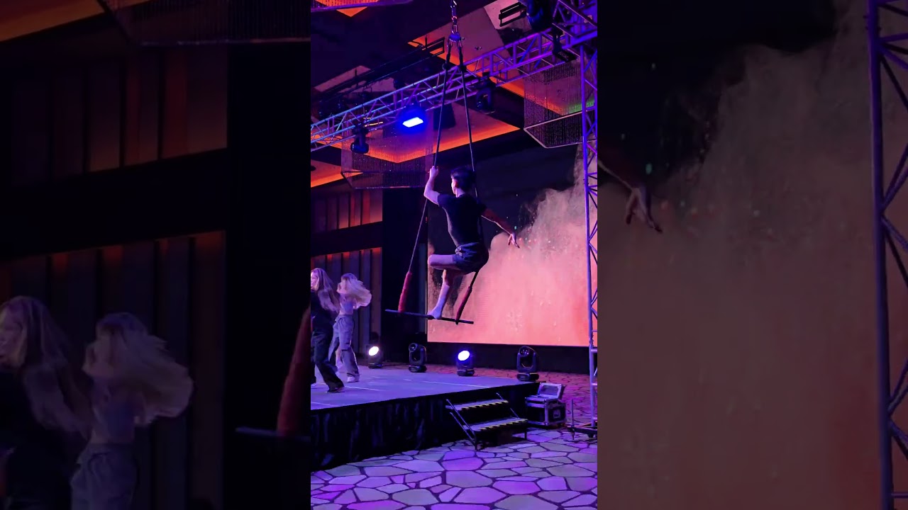 Aerial Trapeze Performance by Viva Vertical