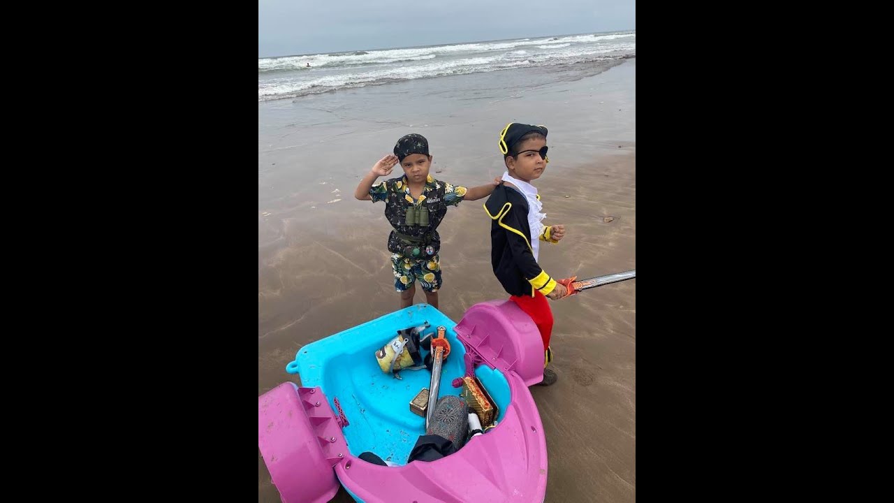 pirate vs soldier man, mahmoud finds treasures,toys, candy ,funny video for kids, pirate stories