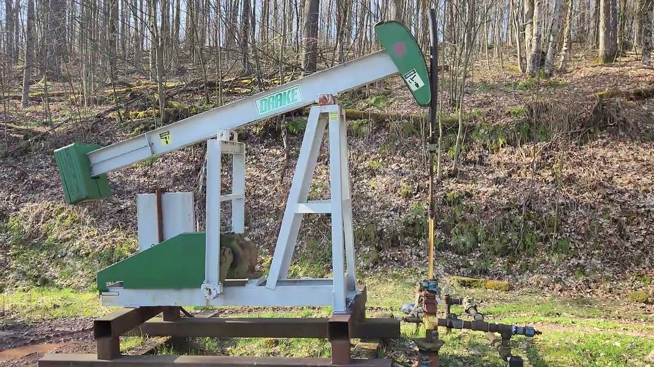 Pumping Oil Well in the Bradford Oilfield, Cattaraugus County NY