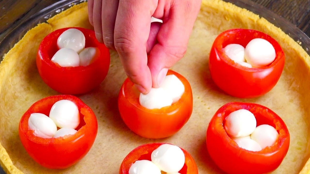Sistema pomodori e mozzarella sulla pasta frolla ‒ 6 ricette facili di quiche salate!