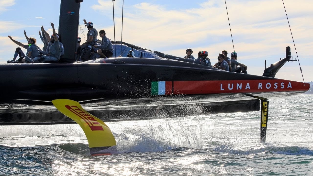 Volare! #Luna Rossa flies - tecnologia del AC75 nel #AmericasCup