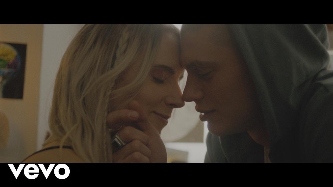 Snakehips & M&Oslash; - Don't Leave (Official Video)