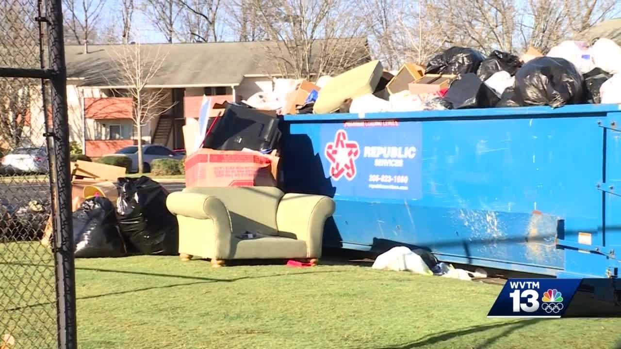 Residents at east Birmingham aparment complex complain about garbage pile up