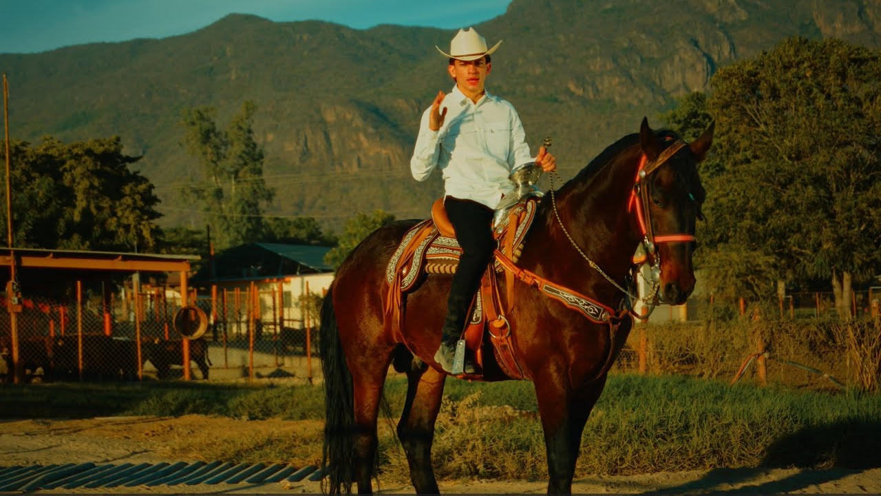 Juan Freer - Joven De La Sierra  [Video Oficial]