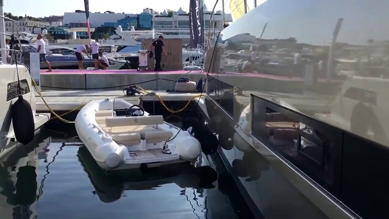 Мировая премьера моторного катамарана Lagoon Seventy 8