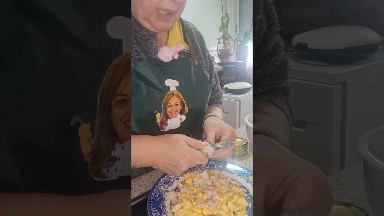 Huevos rellenos de atún y langostinos 