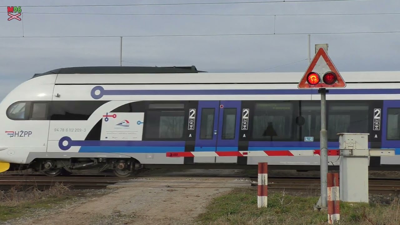 Željeznički prijelaz Ivankovo (HR) - 30.12.2023 / Železniční přejezd / Croatian railroad crossing