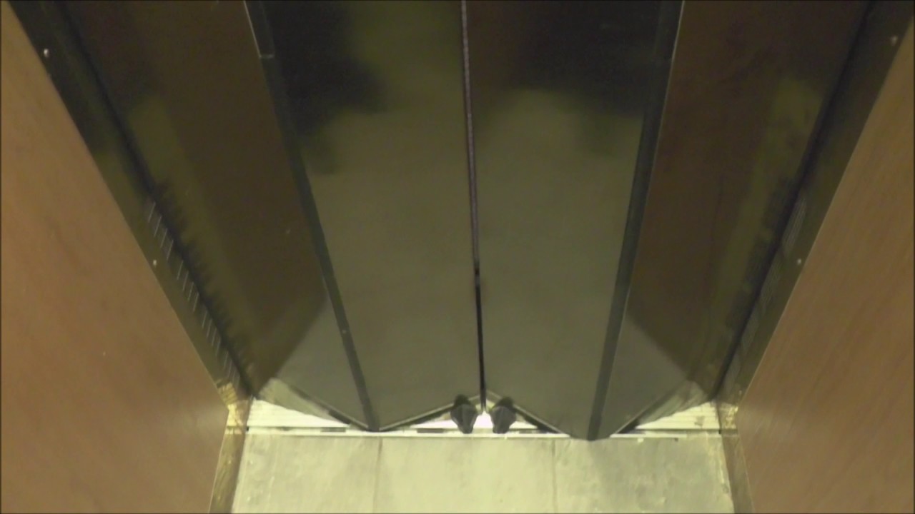 Amsler Hiss Hydraulic elevator @ Birkagatan 24, Stockholm