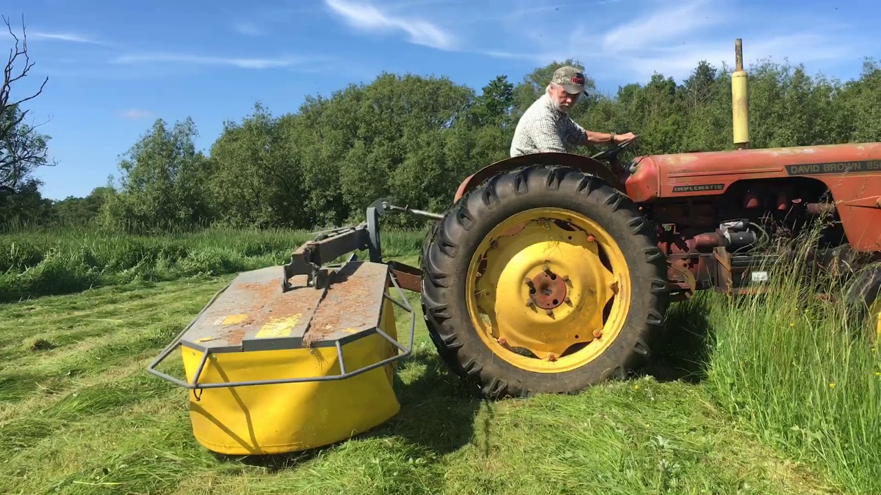 David Brown 950 cutting hay 2018 (Broccwood Farm hay crop part 1)