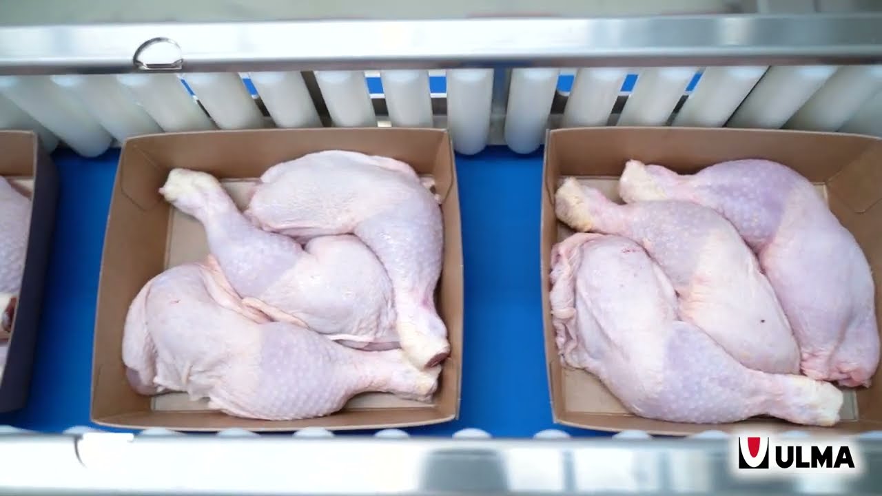 Sustainable Flow Pack packaging for chicken cut-ups with cardboard tray - ULMA Packaging