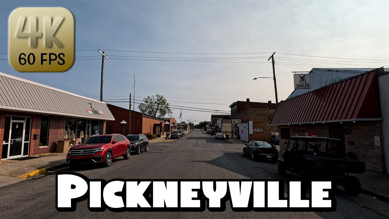 Driving Around Small Town Pinckneyville, Illinois in 4k Video