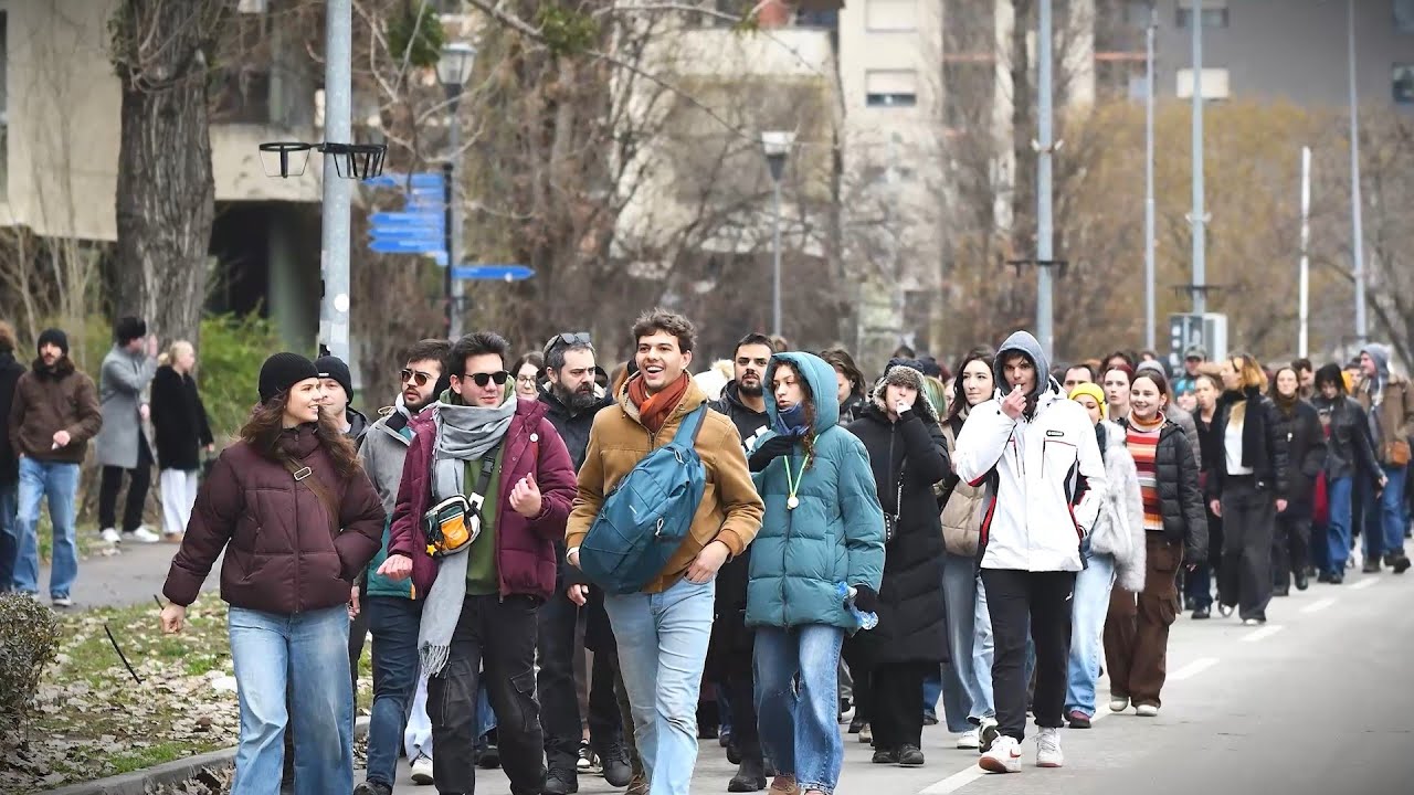 Protest ispred Filozofskog fakulteta u Novom Sadu, studenti bojkotuju nastavu