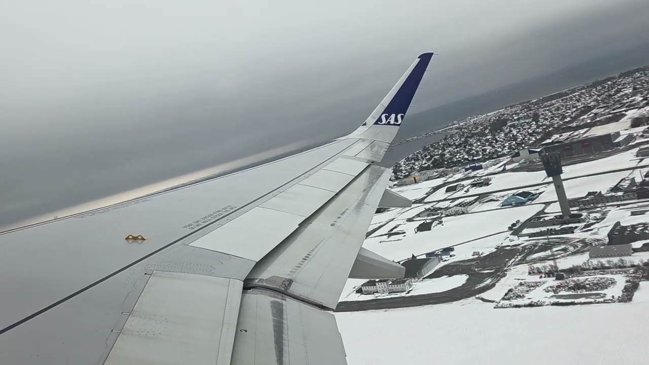SAS A320NEO Takeoff from Copenhagen airport runway 04R