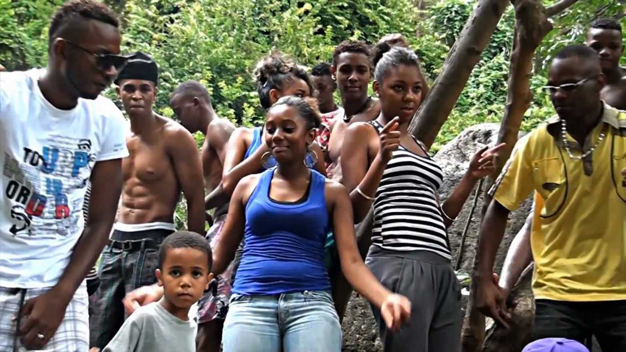 LA DANSE DU MABAWA Eli One & Le mwédéli Atitude Clip Officiel
