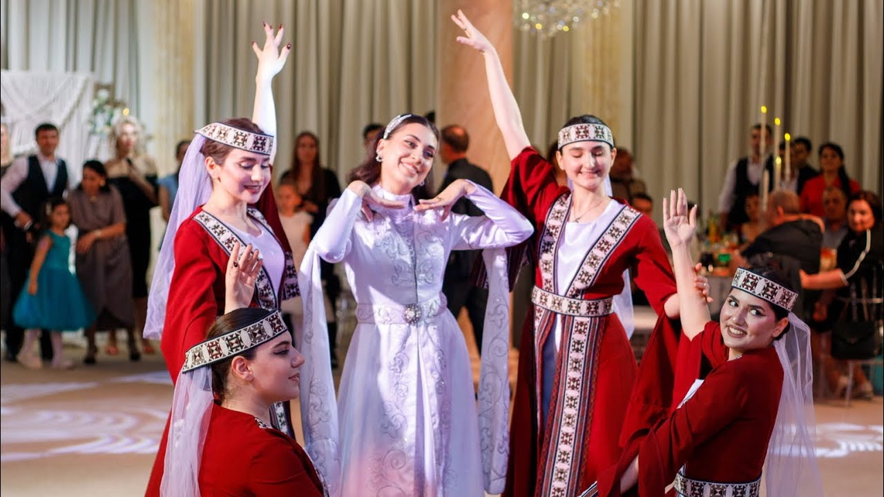 Танец невесты нежная и веселая часть ❤️ школа танцев Гарни пар🏛️