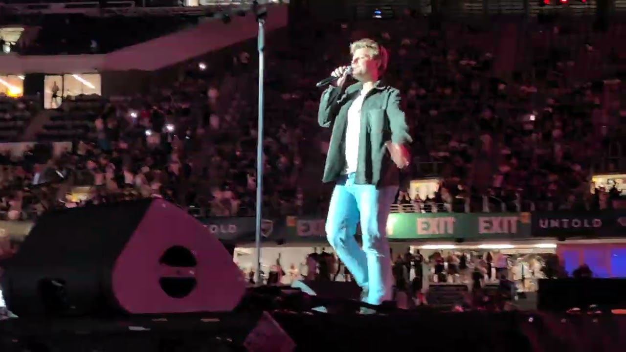 UNTOLD 2025 Day 3 - Tribute to AVICII - Special performance by Sandro Cavazza (sings 