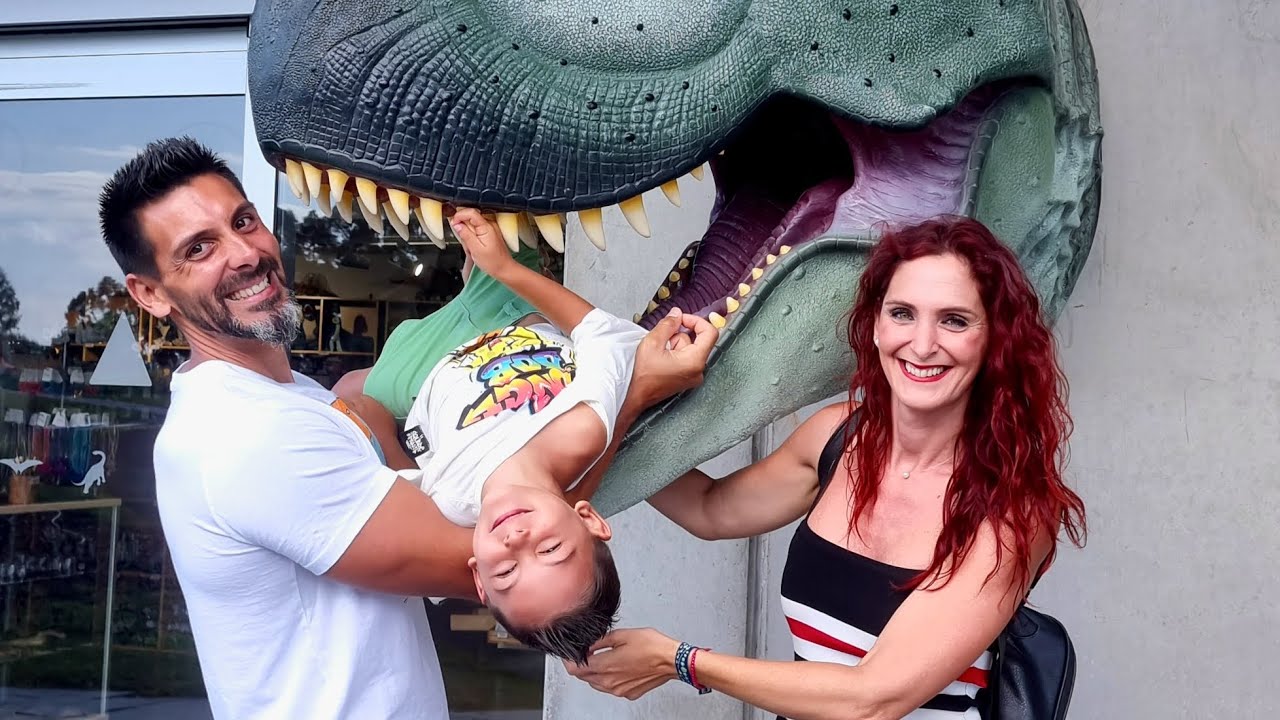 Museo del Jurásico y Huellas de Dinosaurios