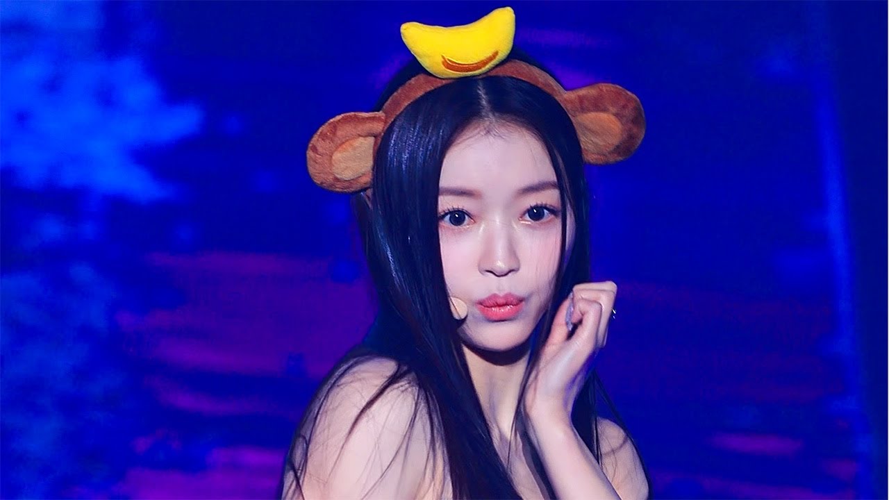 231125 오마이걸 유아 YooA : 바나나 알러지 원숭이 직캠 / Fancam @ OHMYLAND  Fan 콘서트 | Plumia (4K)