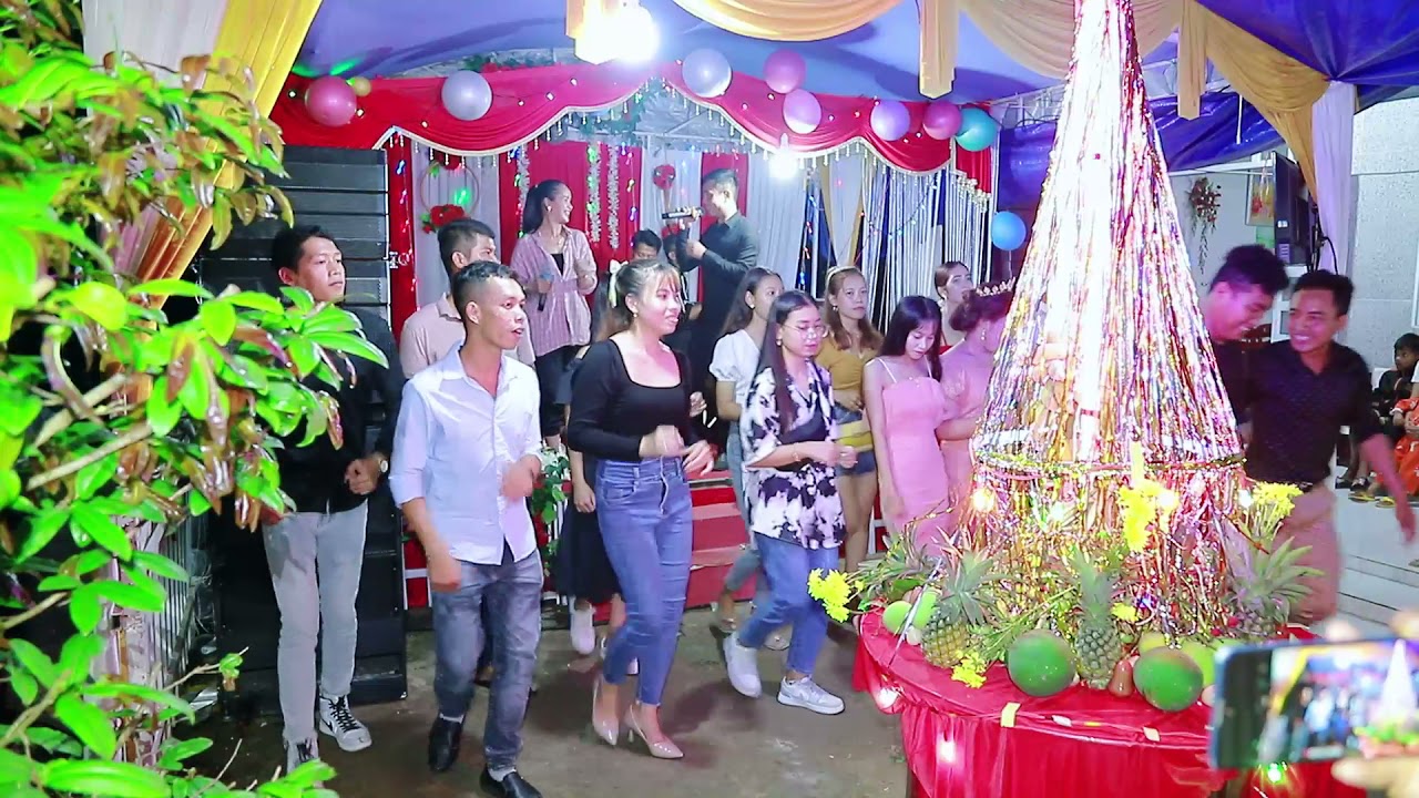 Oy te banl  Huỳnh Thi - Tú Loan