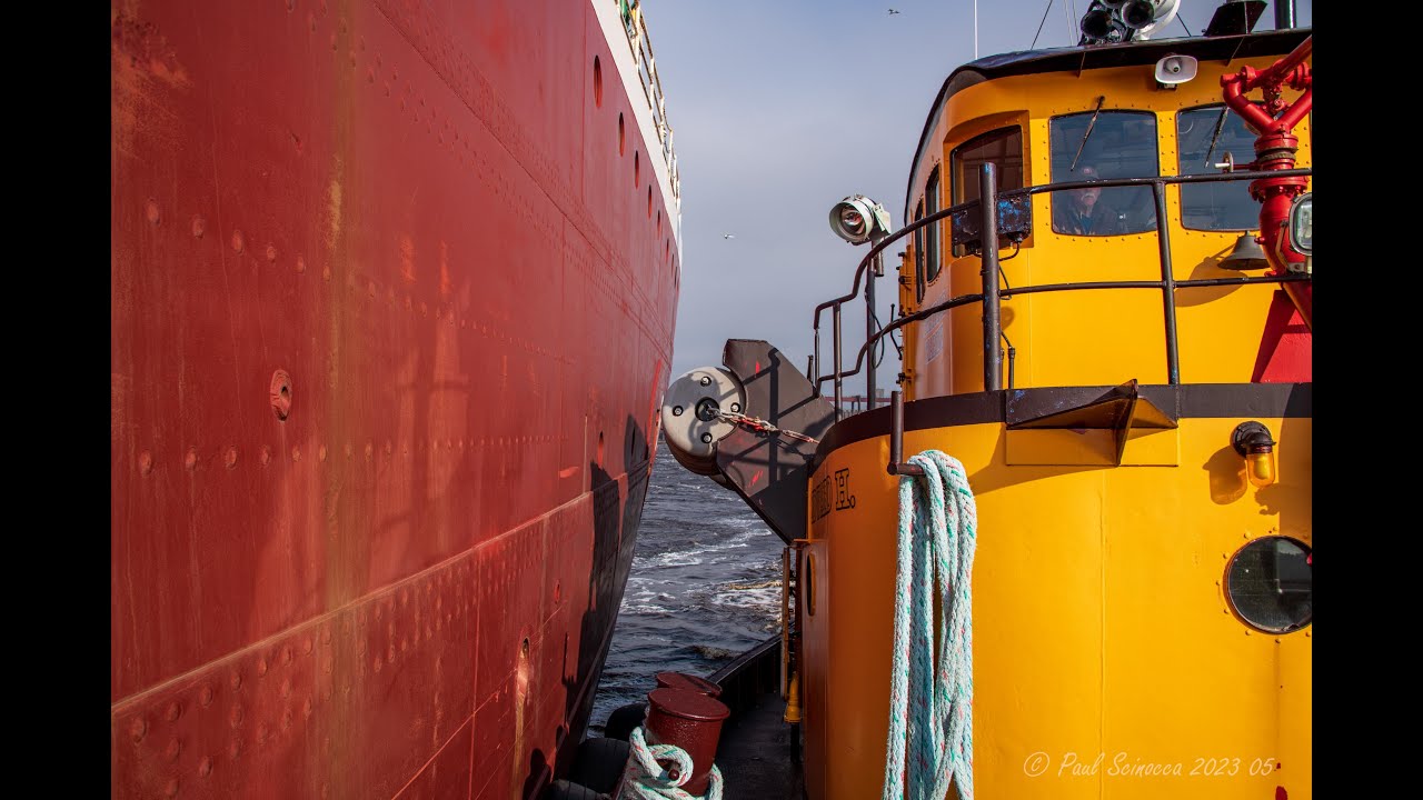 How to dock a huge ship on a windy day! Heritage Marine Tug assisting the Laker John G Munson! l
