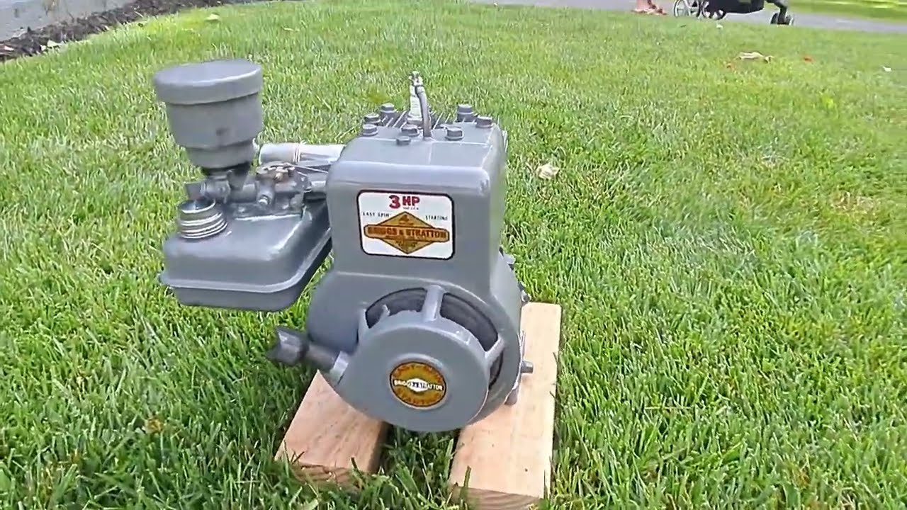 Briggs & Stratton, 6:1 gear reduction. Abandoned project to running again. 1962 3 hp 81252-9485-46