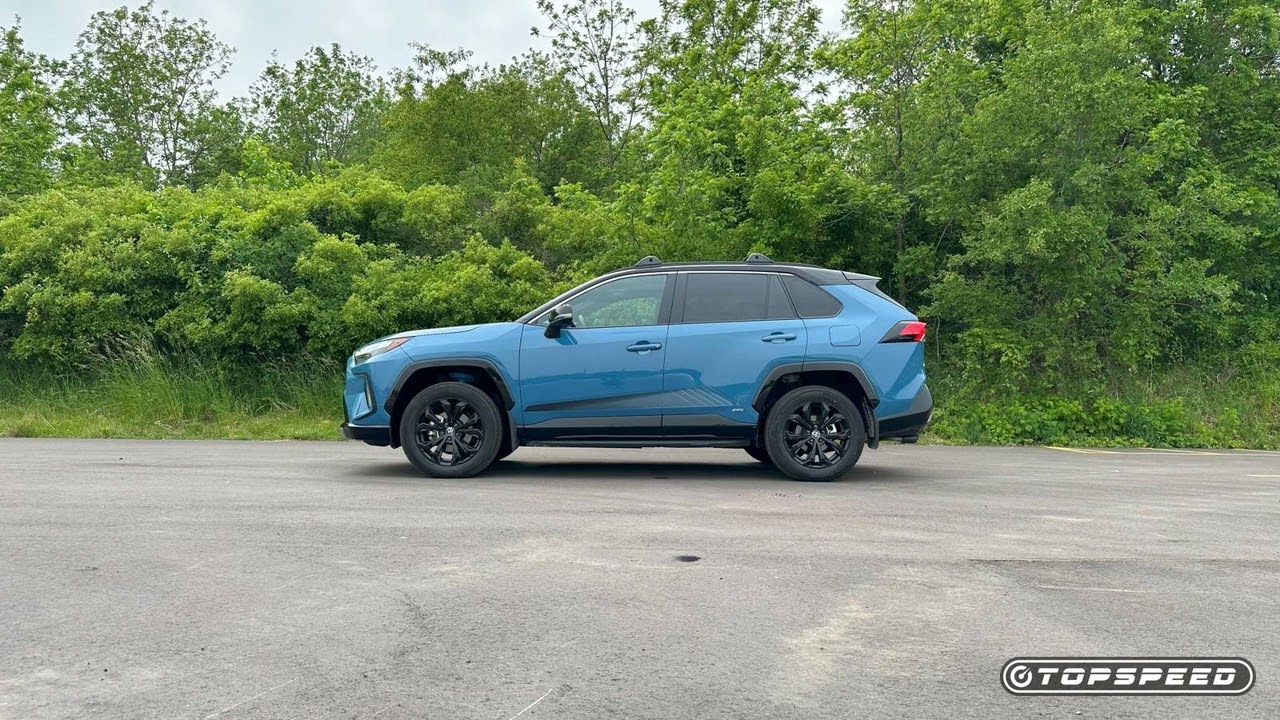 Toyota RAV4 доминирует на рынке США: превосходит по продажам флагманские внедорожники и пикапы вм...