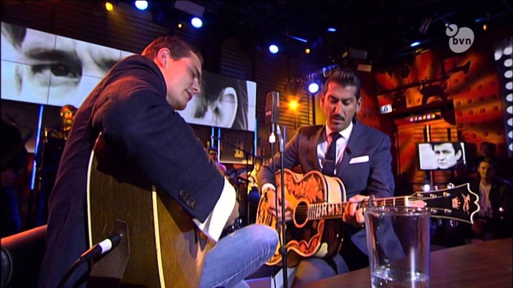 Douwe Bob & Danny Vera - Sunday Morning Coming Down (Live in DWDD)