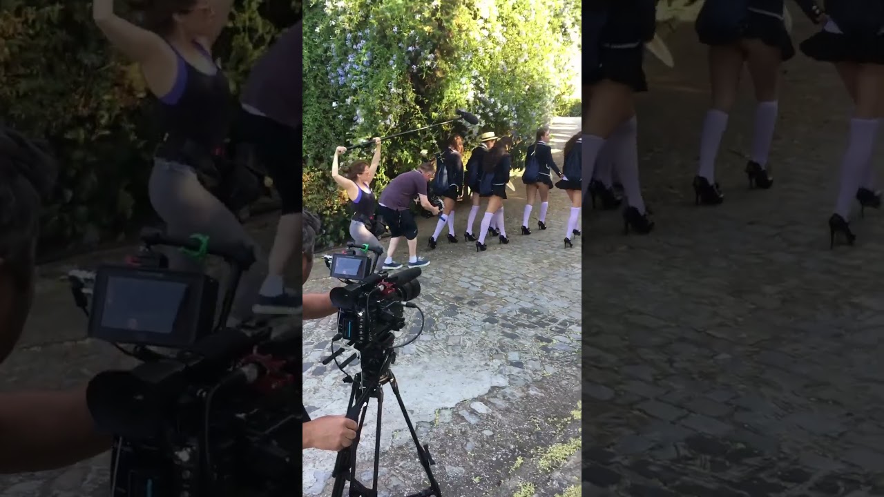 PORN MOVIE-Behind the scenes . Nice  working with beautiful ladies.
