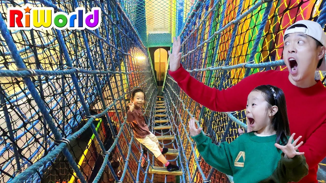 90도로 떨어지는 수직 미끄럼틀이 있는 키즈카페가 있다구요?? 90 degree slide in Indoor playground
