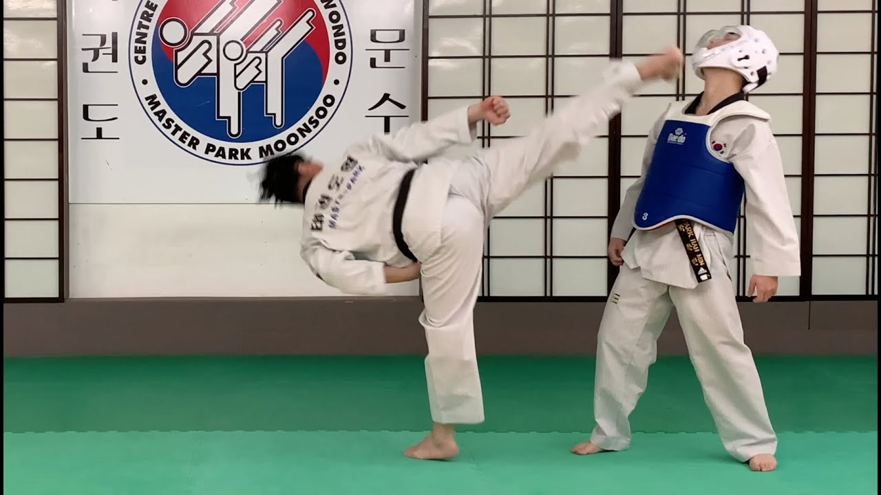 Poomsae Taegeuk OhJang Master Park Moon Soo #taekwondo#demonstration #poomsae #taekwondoclass
