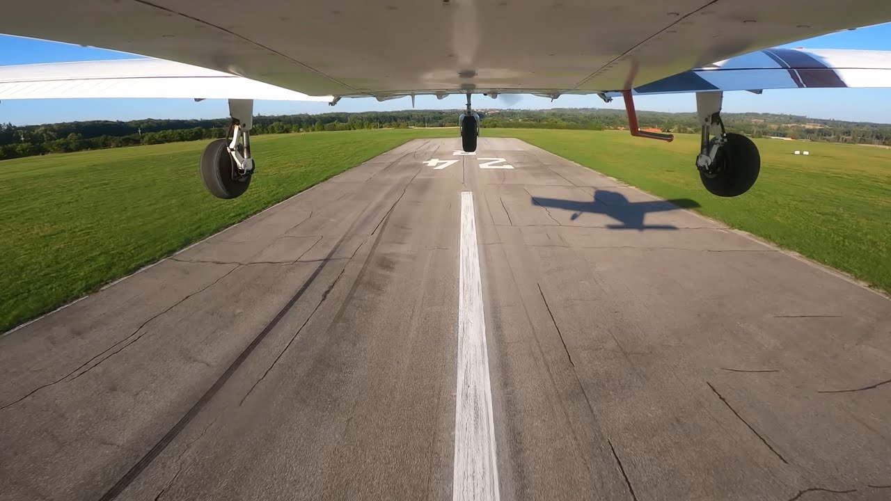 Piper PA-28-140 Cherokee - OK-BUD - Touch and Goes - LKHS