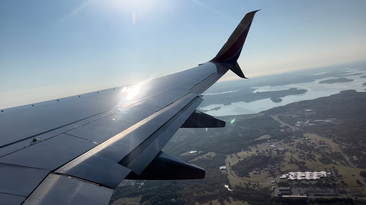4K | Southwest Airlines Boeing 737-800 (N8605E) Backlit Morning Nashville Takeoff