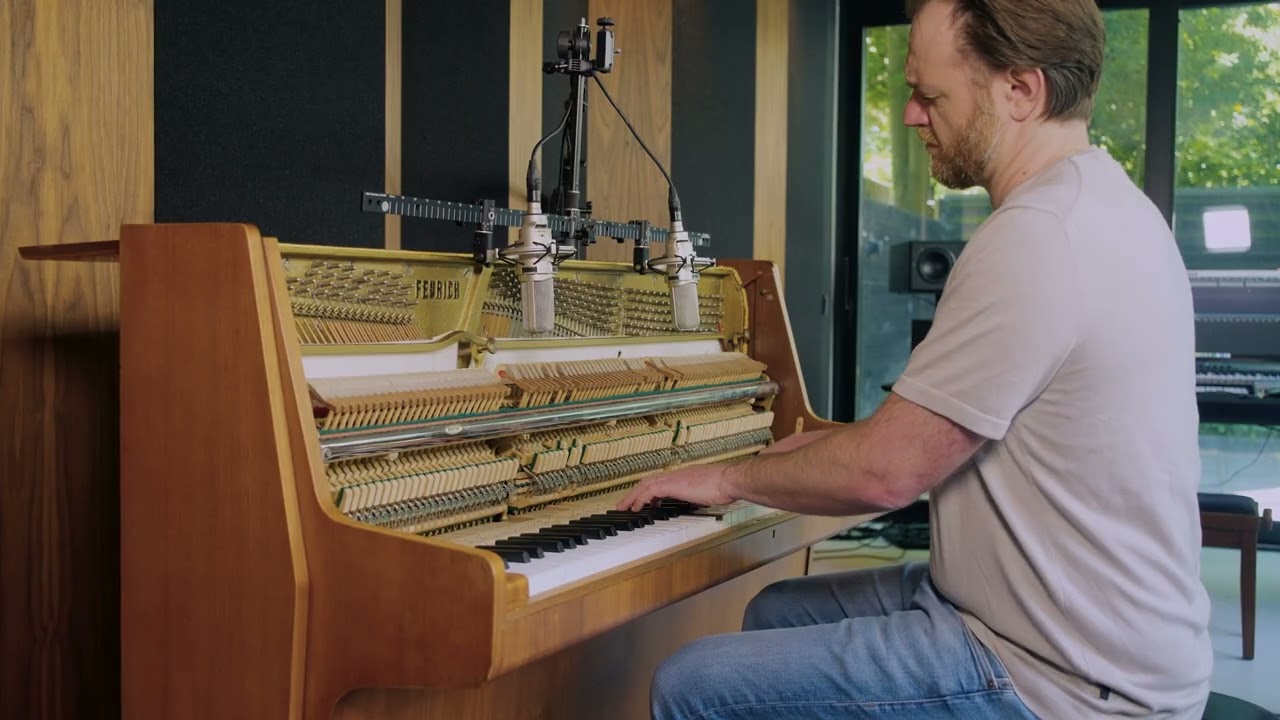 Tommaso Farinetti - In The Breath (Official Music Video) [Neoclassical Piano / Solo Piano Music]