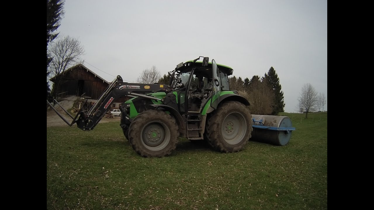Deutz Fahr 5120 P beim Walzen