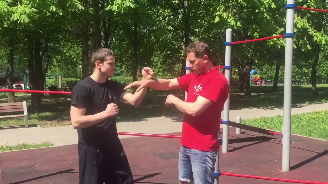 Вин Чун Бон сао = бросок через бедро