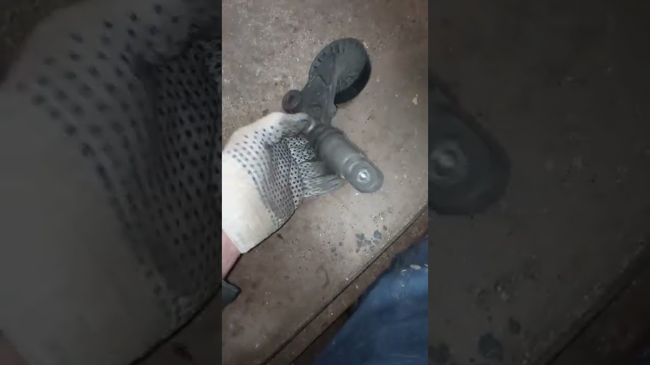 Причина писка ремня генератора Opel Vectra C Y22DTR. Почти обломало болт натяжителя.