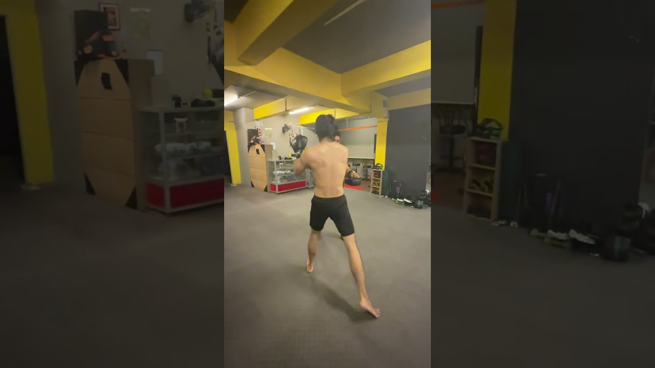 INSANE Padwork Muay Thai With My Favourite Coach Eman Sampuri This Combines Boxing Knee Elbow KICK!!