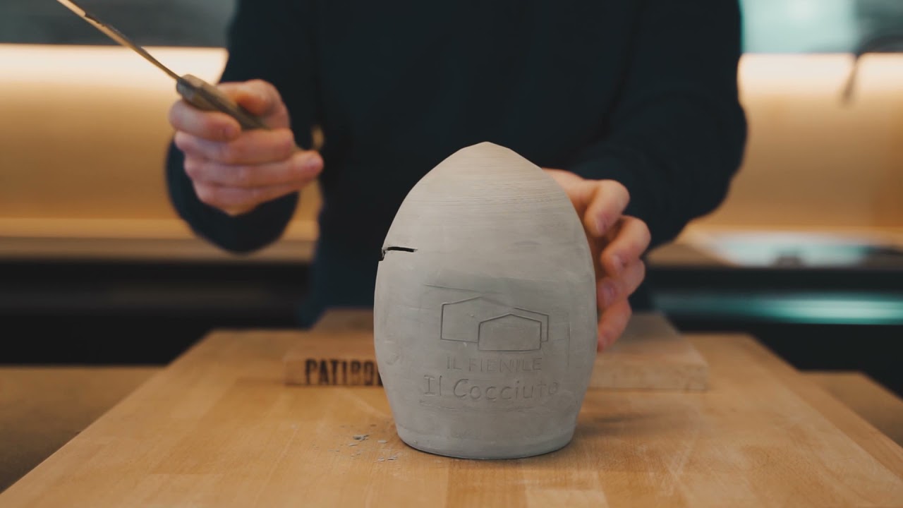 Il Cocciuto, caciocavallo avvolto e affinato in terra cruda de Il Fienile Cheese Academy