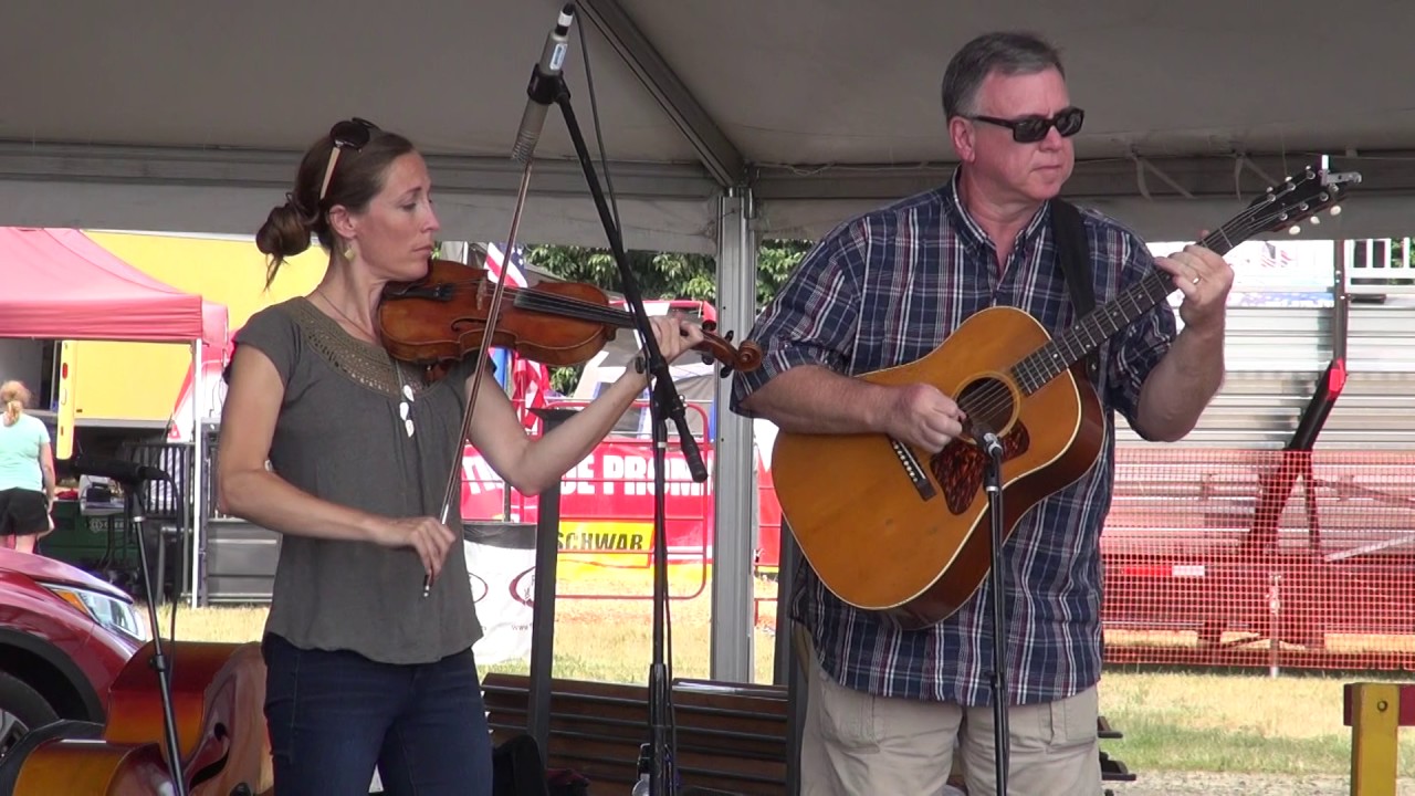 2017-08-05 Joey McKenzie and Katie Glassman entertain with a couple Swing tunes