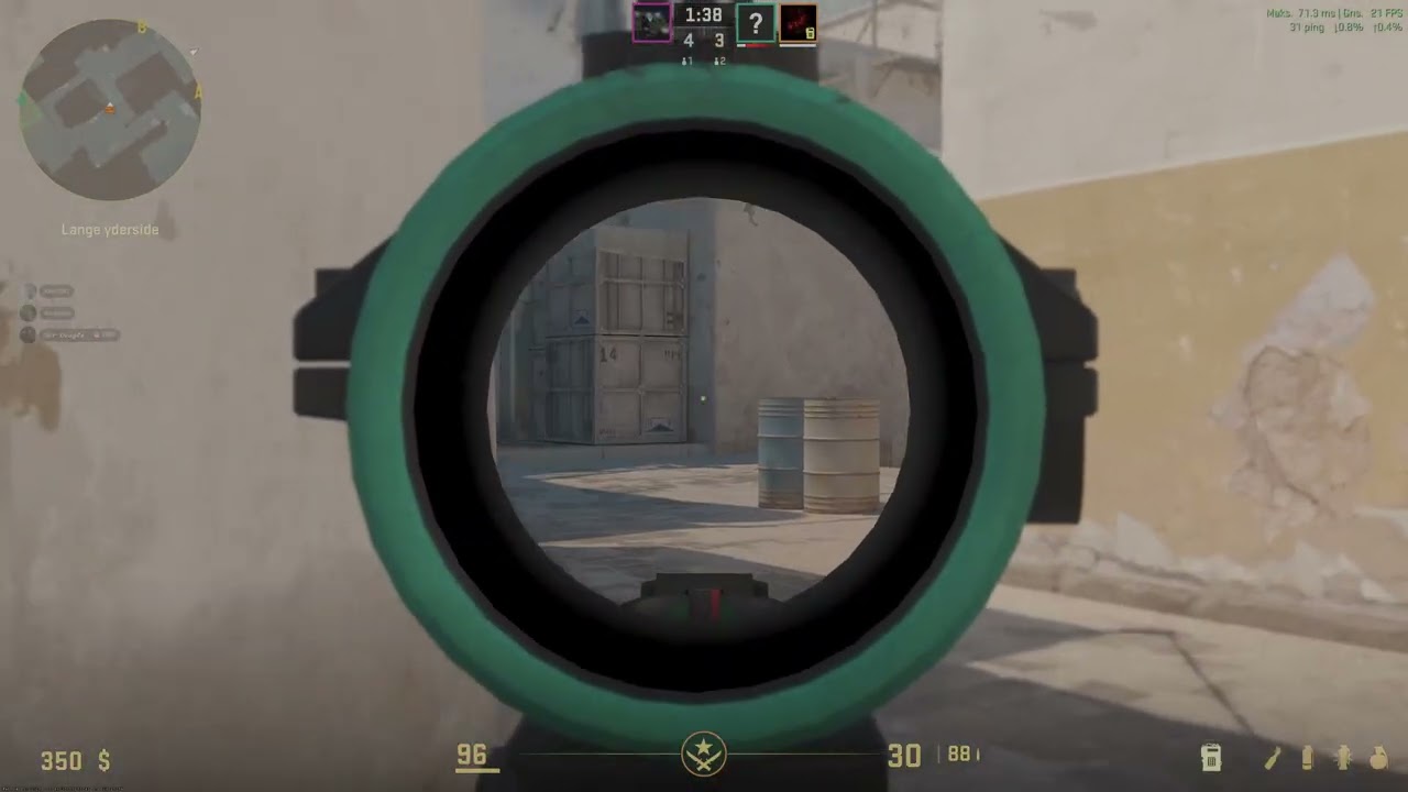 Spiller cs med drengen