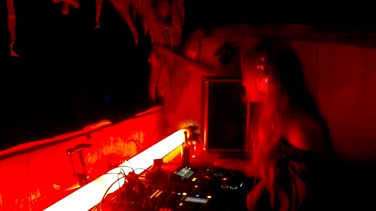 DJ Anneli at Hai In Den Mai 2013 (part 4)