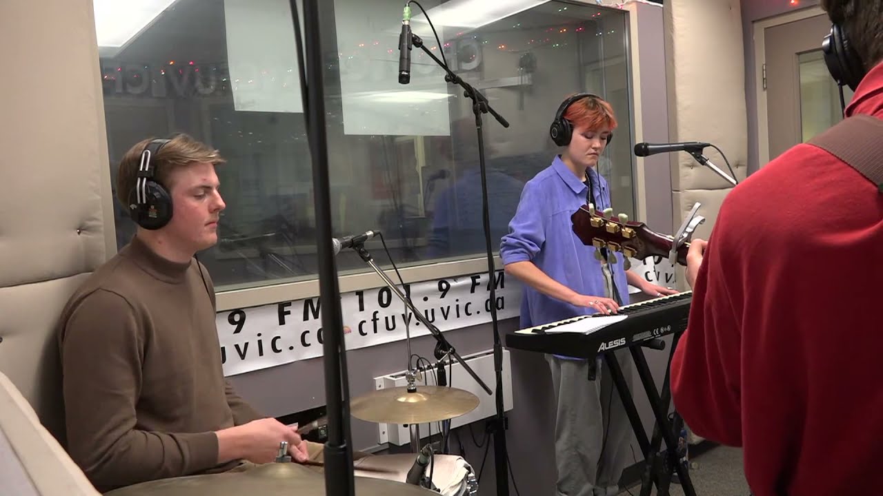 Chris Atkins Live on Basement Closet Sessions