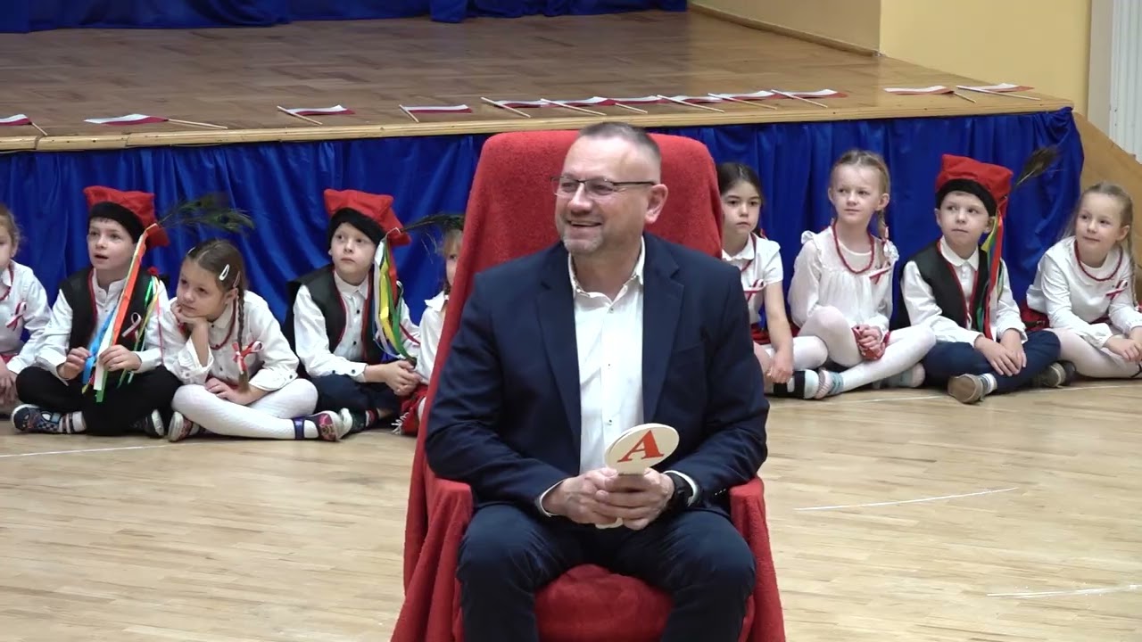 Inscenizacja przedszkolaków z grupy „Biedronki”z okazji Narodowego Święta Niepodległości