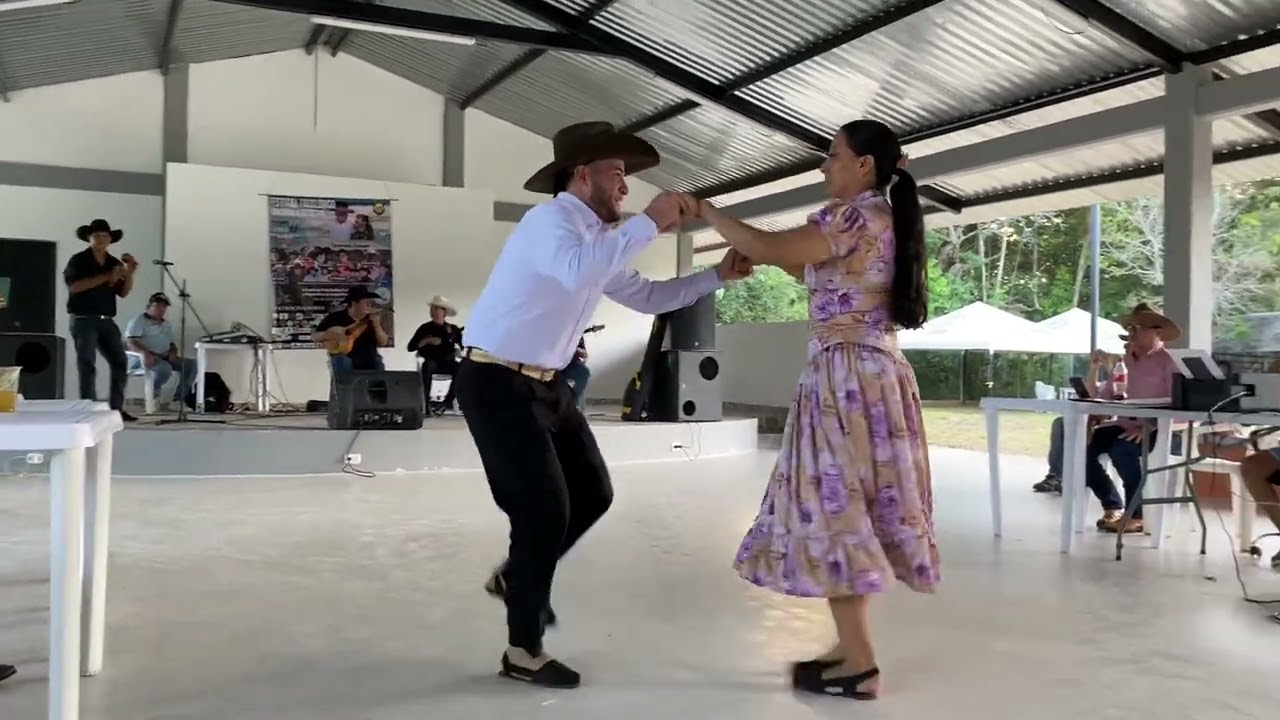 Segundo Cajuche de oro Daniel Vaca - Katherine Garces