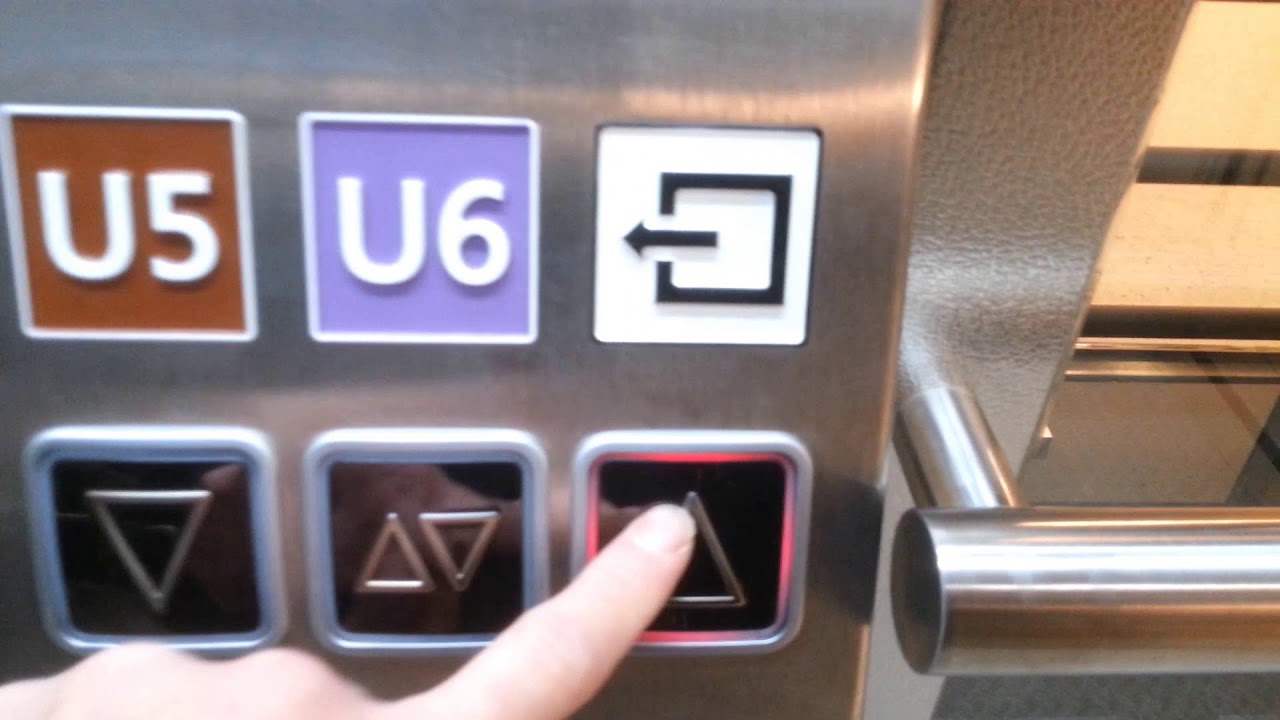 Aufzüge am U - Bahnhof Unter den Linden