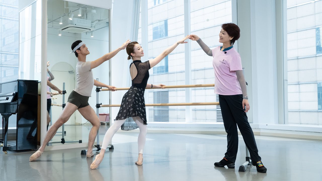 Barre Class with Ballet Mistress Tang Min │ Hong Kong Ballet