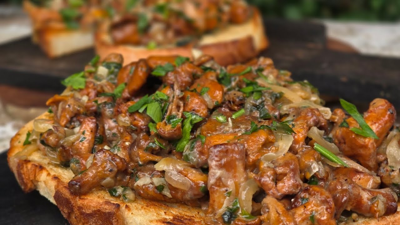 Gălbiori trași în tigaie, cu unt și parmezan